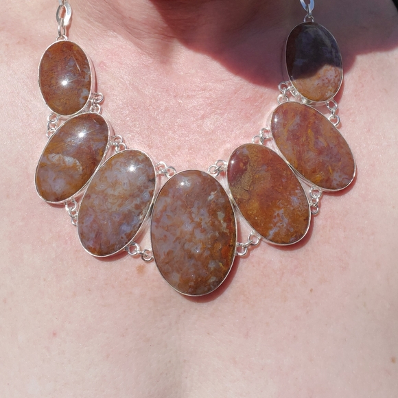 New Oversized Seam Agate Silver Statement Necklace. - Picture 11 of 16